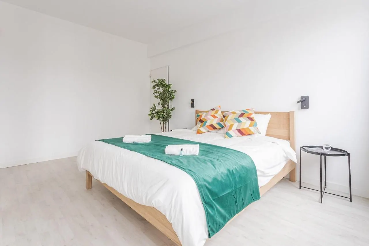 Center Of Antwerp, Fully Equipped, Train Station Apartment 0*, Antwerp Belgium